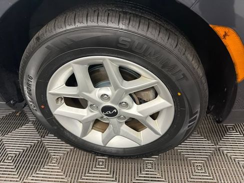 Certified 2022 Kia Soul LX w/ Technology Package FWD image 28