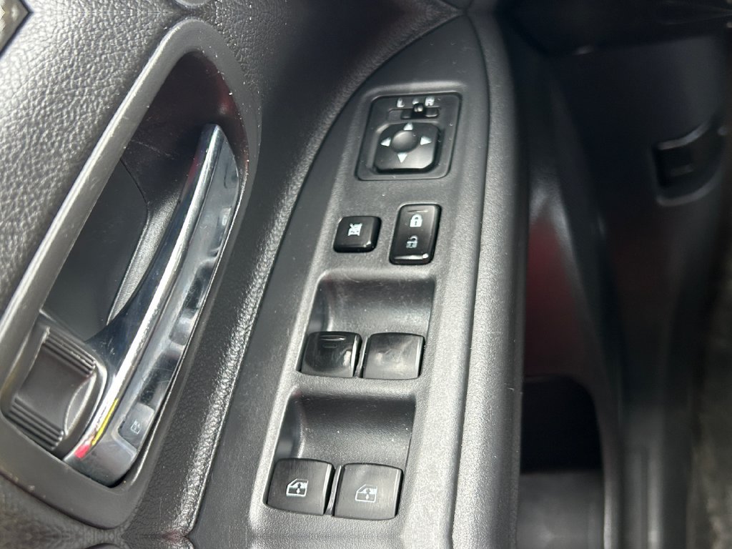 Used 2018 Mitsubishi Outlander SE AWD/4WD image 46