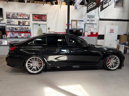 Used 2023 BMW M3 Competition w/ M Carbon Exterior Package image 4