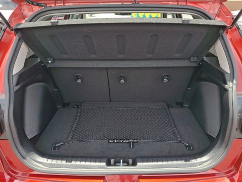Used 2023 Hyundai Venue SEL FWD image 29