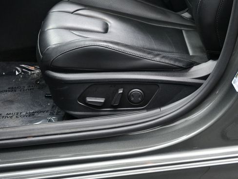 Certified 2025 Hyundai Elantra Limited image 11