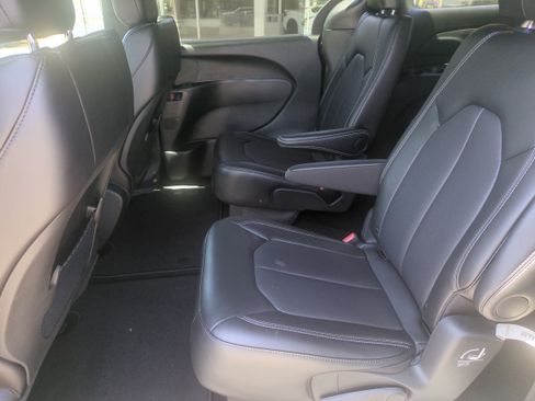 Used 2026 Chrysler Voyager LX FWD image 26