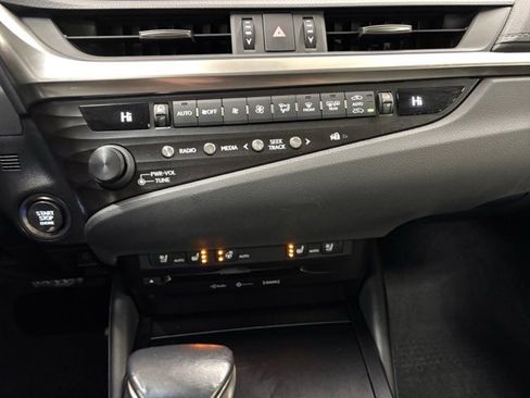 Used 2020 Lexus ES 350 w/ Premium Package image 19