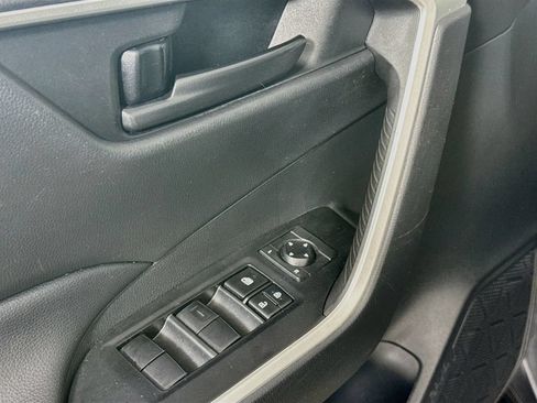 Used 2021 Toyota RAV4 LE w/ Carpet Mat Package (TMS) AWD/4WD image 13