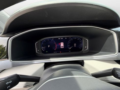 New 2026 Volkswagen Taos SEL AWD/4WD image 11