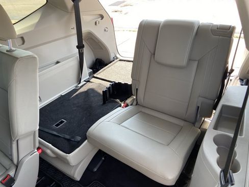 Used 2023 Volkswagen Atlas SE w/ Panoramic Sunroof Package FWD image 14