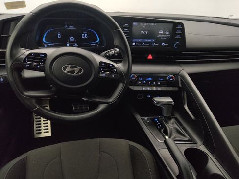Used 2025 Hyundai Elantra Sport FWD image 22