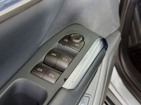 New 2026 Chevrolet Traverse LT w/ Sun and Wheel Package image 18