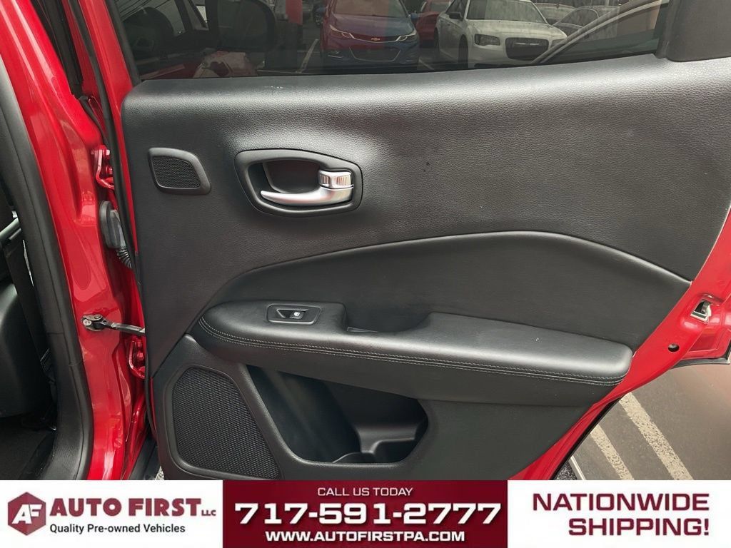 Used 2021 Jeep Compass Latitude w/ Sun and Sound Group AWD/4WD image 11
