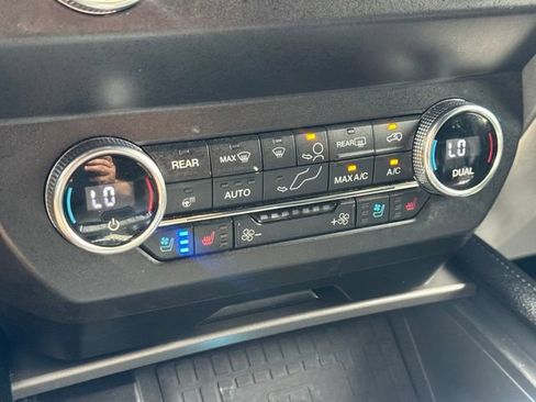 Used 2019 Ford Expedition XLT w/ Equipment Group 202A RWD image 24