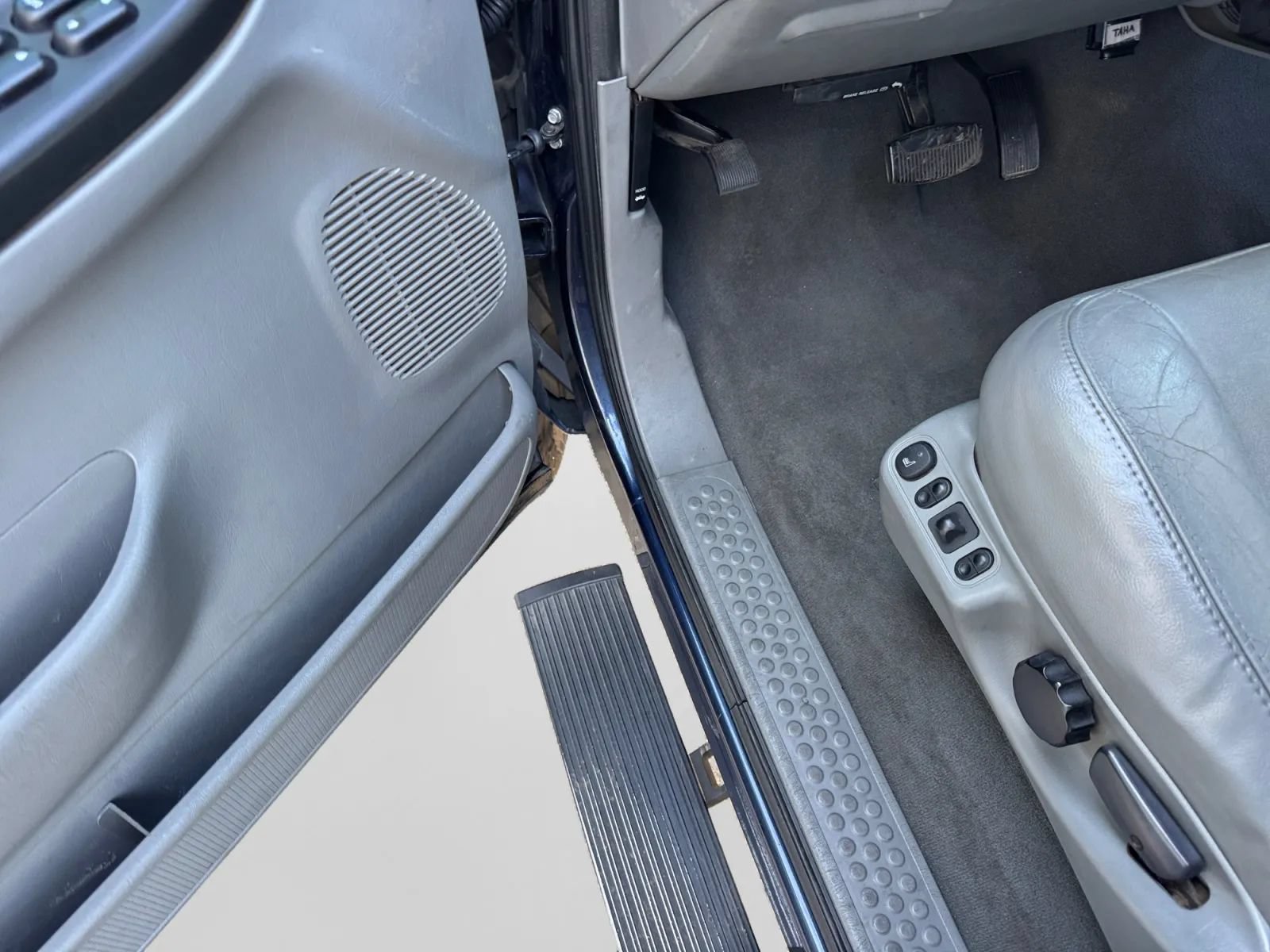 Used 2007 Ford F350 Lariat AWD/4WD image 11