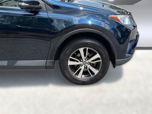Used 2018 Toyota RAV4 XLE FWD image 12