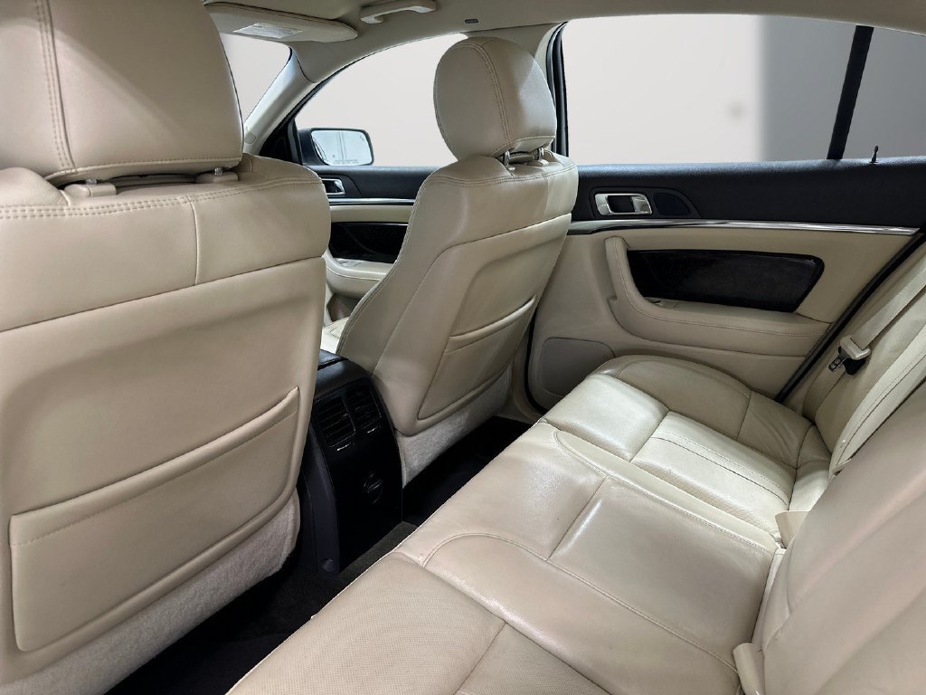 Used 2014 Lincoln MKS w/ Equipment Group 101A FWD image 15