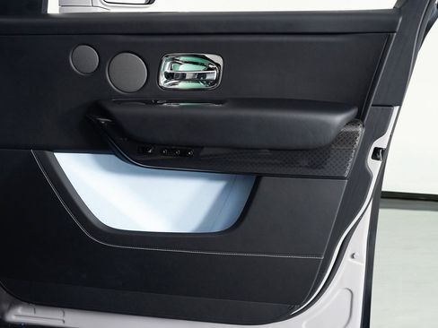 Used 2024 Rolls-Royce Cullinan Black Badge image 45