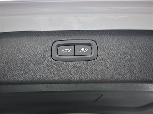 New 2026 Volvo XC90 B6 Ultra image 33