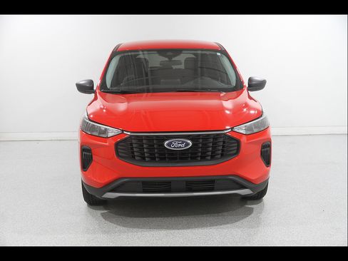 Used 2024 Ford Escape Active w/ Cold Weather Package FWD image 2