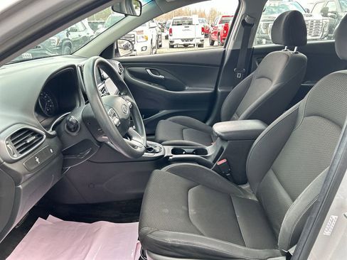 Used 2019 Hyundai Elantra GT image 18