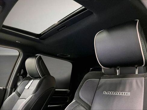 New 2026 RAM 2500 Laramie AWD/4WD image 13