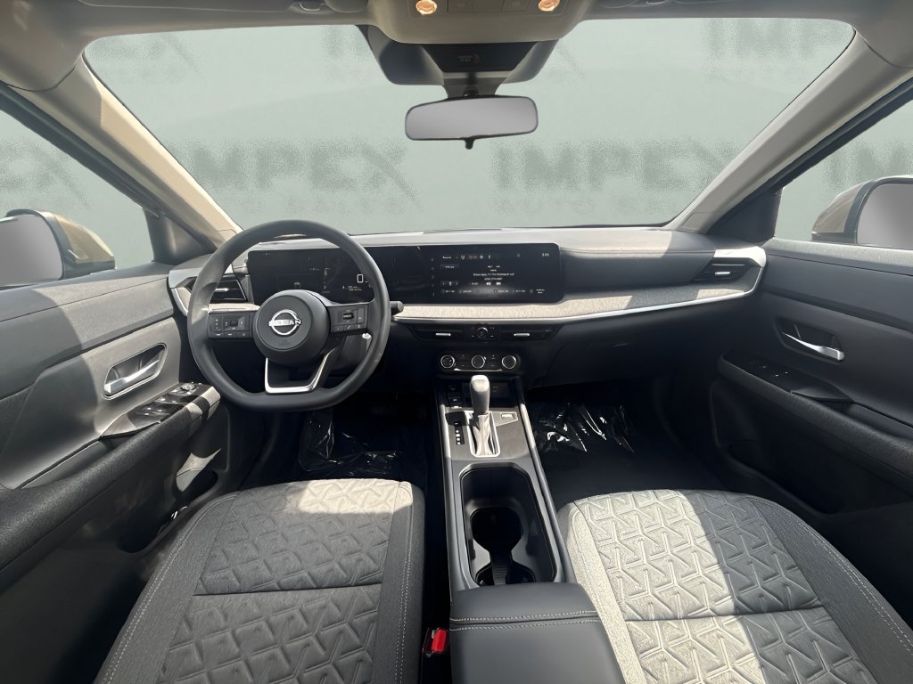 Used 2025 Nissan Kicks SV AWD/4WD image 8