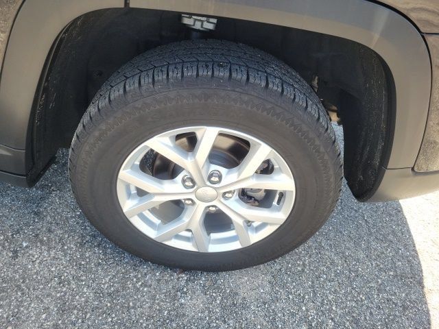 Used 2023 Jeep Grand Cherokee Limited RWD image 8
