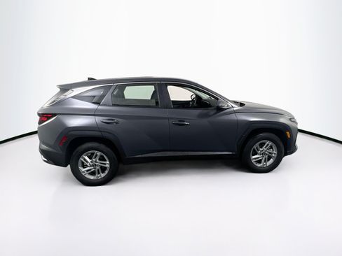 Used 2025 Hyundai Tucson SE AWD/4WD image 4