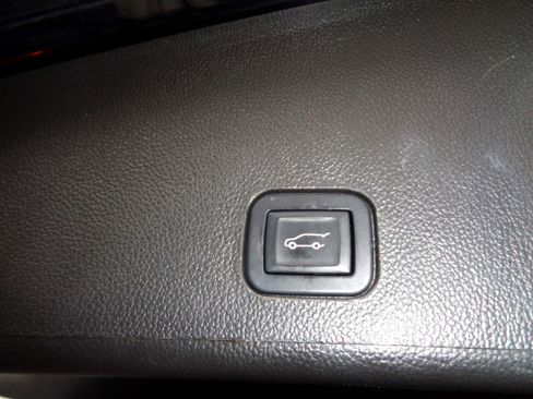 Used 2014 Cadillac SRX Luxury w/ Driver Awareness Package image 26