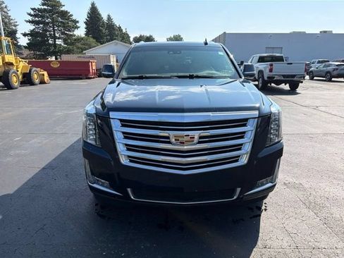 Used 2019 Cadillac Escalade ESV Platinum AWD/4WD image 3