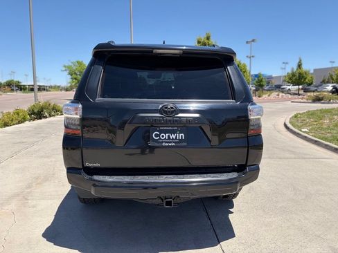 Used 2022 Toyota 4Runner TRD Off-Road Premium AWD/4WD image 9