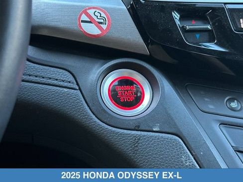 Certified 2025 Honda Odyssey EX-L image 26