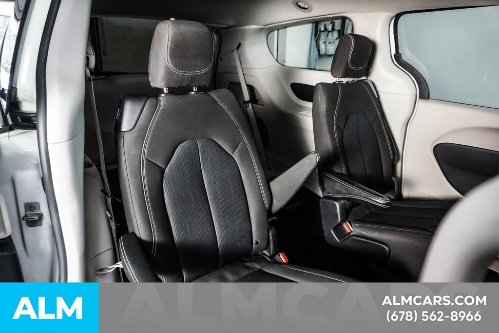 Used 2023 Chrysler Voyager LX FWD image 20