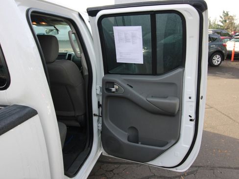 Used 2019 Nissan Frontier SV image 20