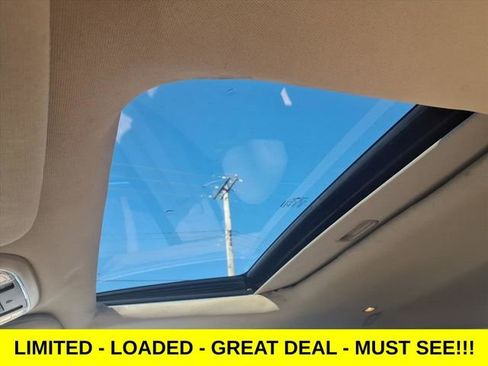Used 2017 Jeep Grand Cherokee Limited image 16
