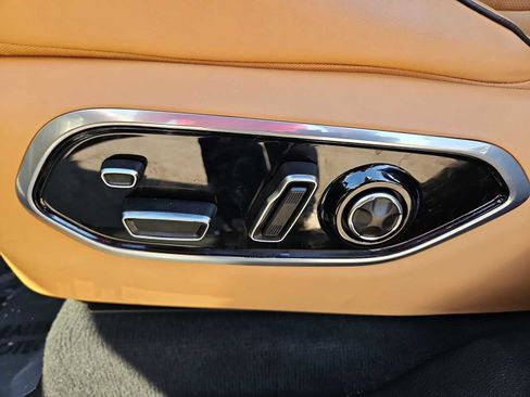 Used 2022 Jeep Grand Cherokee Summit w/ Luxury Tech Group V image 18