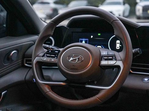 Certified 2022 Hyundai Elantra SEL w/ Convenience + Premium Package image 15