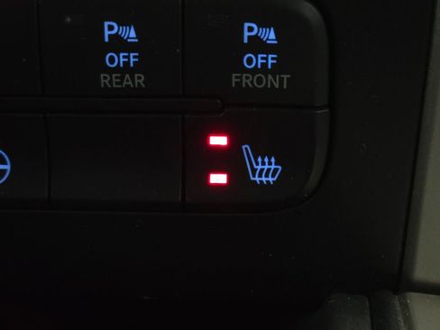 Used 2017 RAM 1500 Big Horn image 6