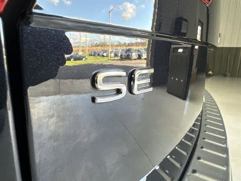 Certified 2022 Volkswagen Tiguan SE image 14