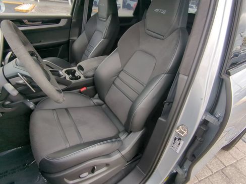 Used 2025 Porsche Cayenne GTS AWD/4WD image 19