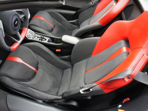 Used 2019 McLaren 570S Spider image 14