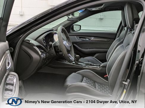 Used 2022 Cadillac CT5 V Blackwing w/ Carbon Fiber Package 2 RWD image 4