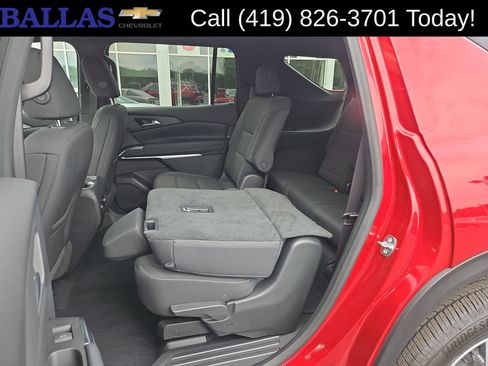 Used 2024 Chevrolet Traverse LT w/ Trailering Package AWD/4WD image 24