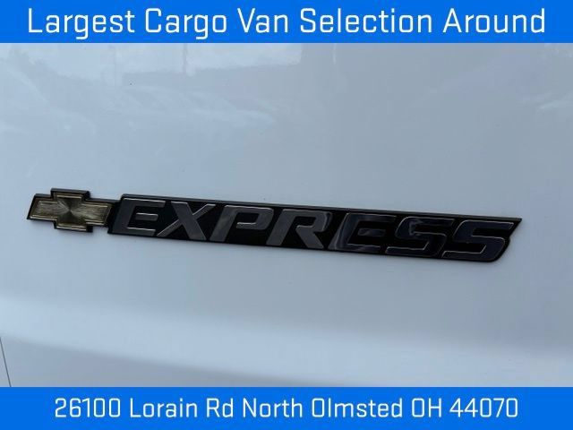 Used 2025 Chevrolet Express 2500 w/ Driver Convenience Package RWD image 6
