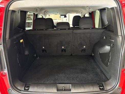 Used 2023 Jeep Renegade Latitude AWD/4WD image 20