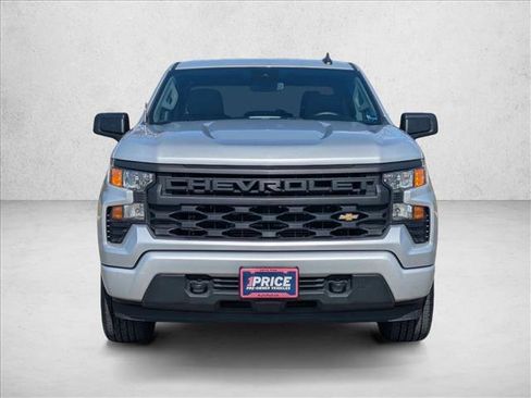 Used 2022 Chevrolet Silverado 1500 Custom image 2