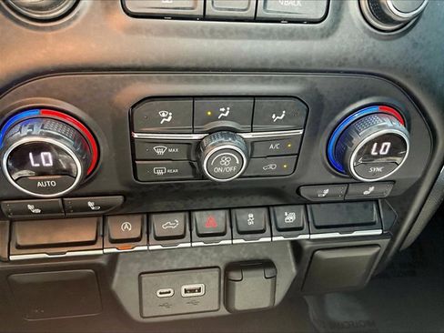 Used 2021 Chevrolet Silverado 1500 LT image 23