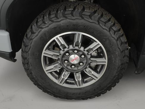 Used 2024 GMC Sierra 1500 AT4 w/ AT4 Preferred Package AWD/4WD image 7