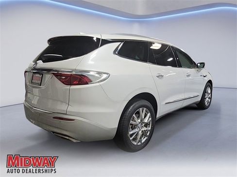 Used 2024 Buick Enclave Premium image 5