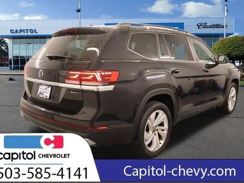 Used 2023 Volkswagen Atlas SE image 3