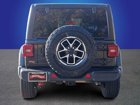 Used 2024 Jeep Wrangler Unlimited Rubicon AWD/4WD image 5