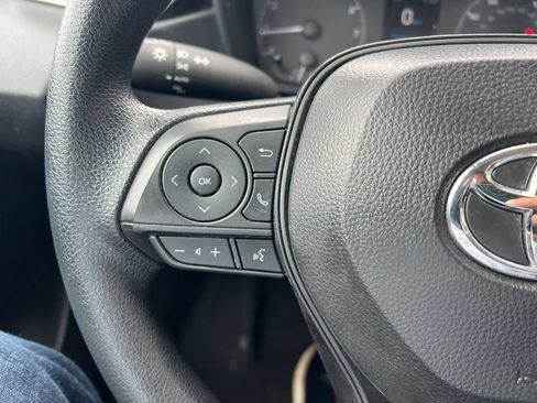 Used 2025 Toyota Corolla LE FWD image 29