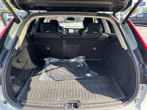 Certified 2025 Volvo XC60 T8 Plus w/ Protection Package Premier AWD/4WD image 37